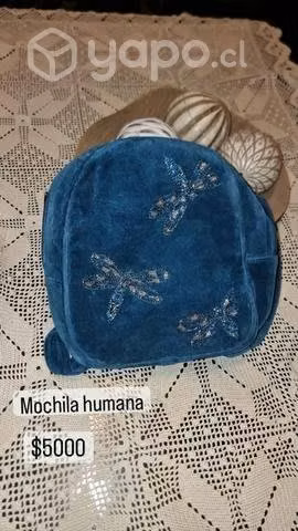 Mochilas y bananos casi nuevos