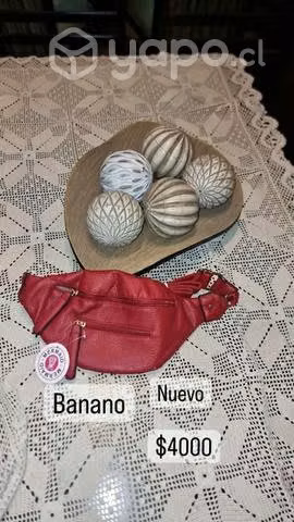 Mochilas y bananos casi nuevos