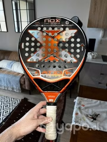 Pala padel Nox AT10 2022
