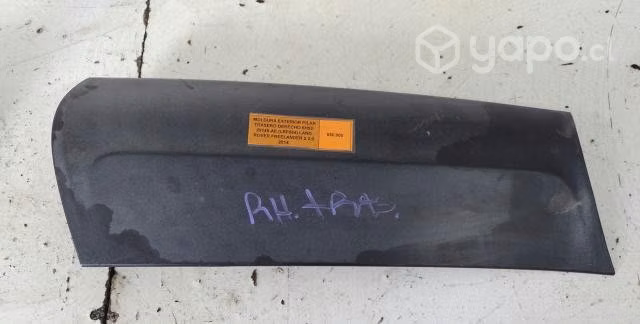 Moldura Exterior Pilar Tras (LRF054) Land Rover
