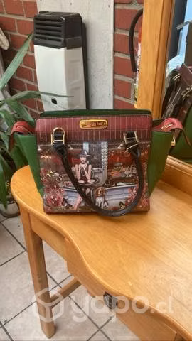 Cartera Nicole Lee