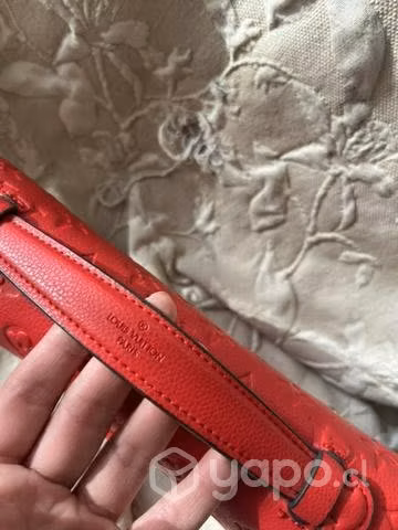 Hermosa cartera roja - Imagen 5