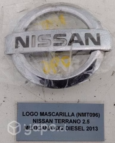 Logo Mascarilla (NMT096) Nissan Terrano 2.5 Mexica