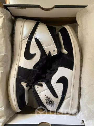 Jordan 1 Mid SE