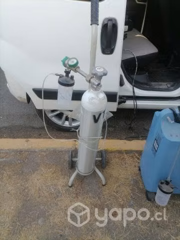 Consentrador de oxigeno y cilindro de salida - Imagen 2