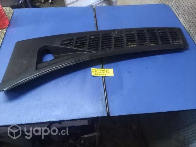 Rejilla cubre torpedo izquierda Ford Ranger Argent