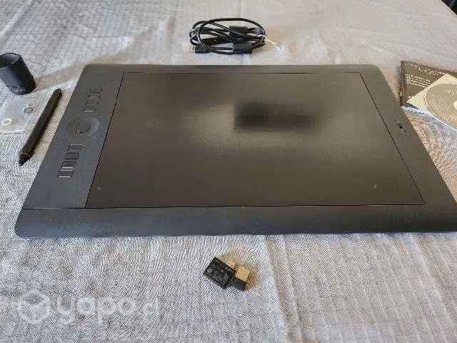 Wacom Intuos Pro Profesional Pen & Touch Tablet (L