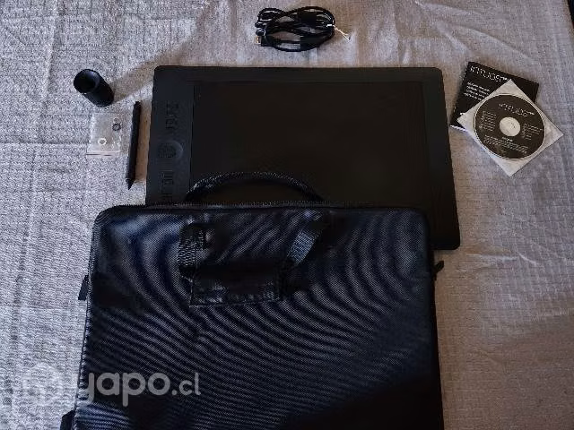 Wacom Intuos Pro Profesional Pen & Touch Tablet (L