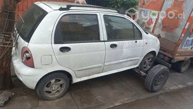 Puerta delantera derecha chery iq - Imagen 2