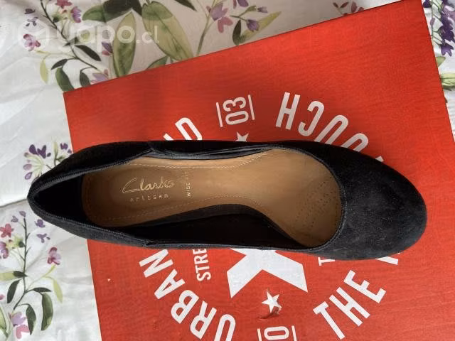 Zapato clarks negro