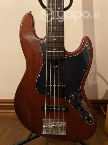 Maravilloso bajo Sire V3 de 5 cuerdas
