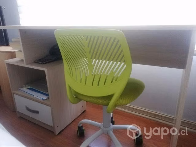 Escritorio con silla - Imagen 2