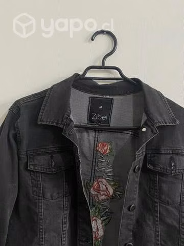 Chaqueta con rosas