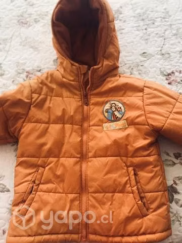 2 Parkas + 3 polerones tallas 8 y 6