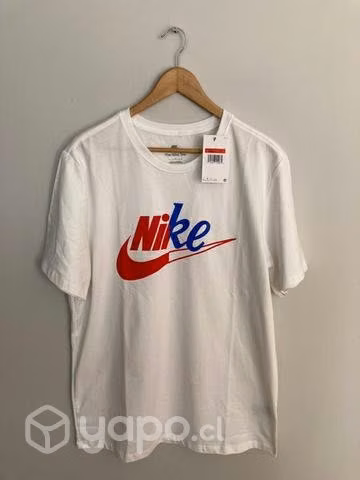 Polera Nike (talla L)