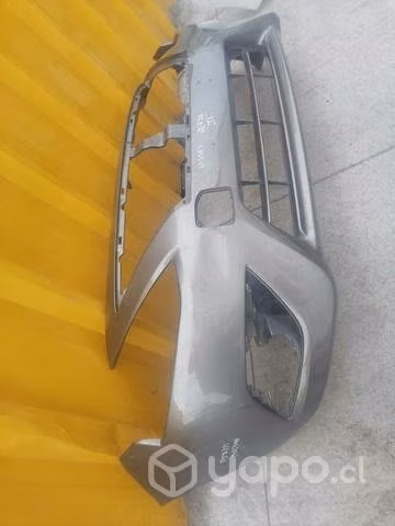 Parachoque Nissan versa 2