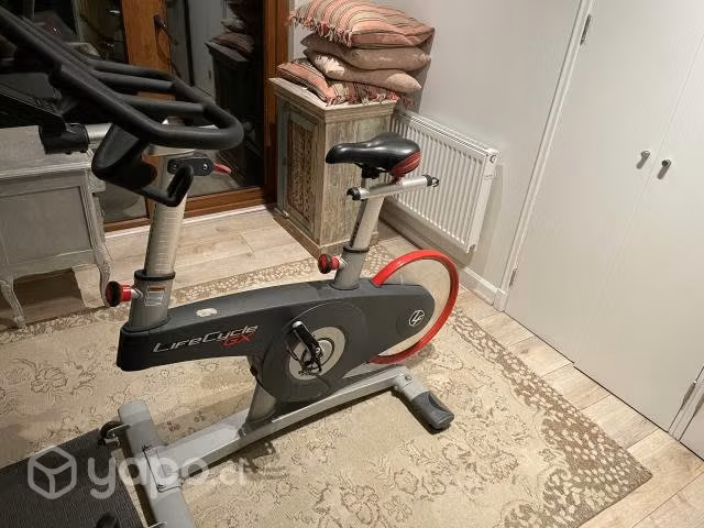Bicicleta spinning GX lifefitness