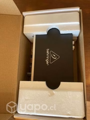 Interfaz De Audio Marca Behringer Modelo: Um