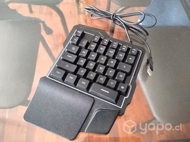 Teclado de Membrana con RGB para una mano
