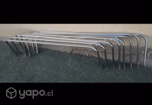 Colgadores cromados para ropa