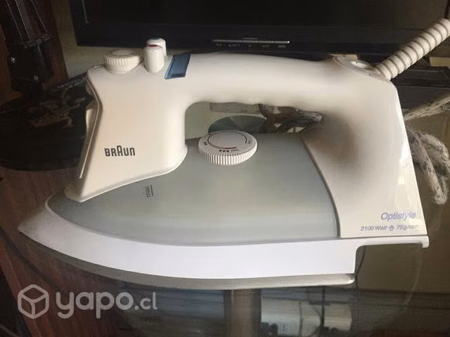 Plancha a vapor Braun, española, muy poco uso
