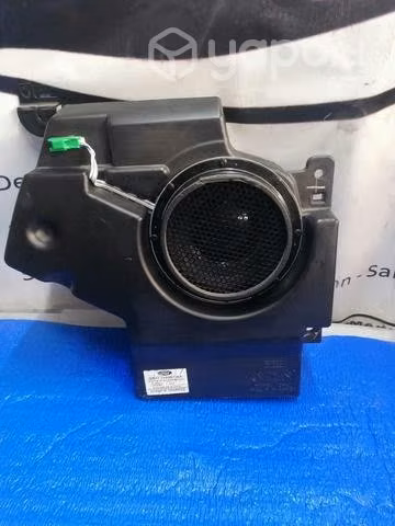 Subwoofer ford explorer año 2019