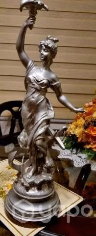 Estatua decorativa - Imagen 3