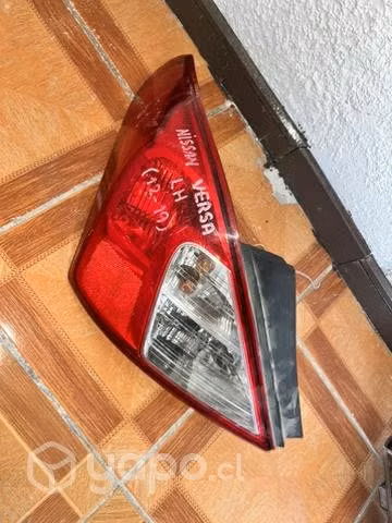 Foco trasero Izquierdo Nissan Versa 2012-19