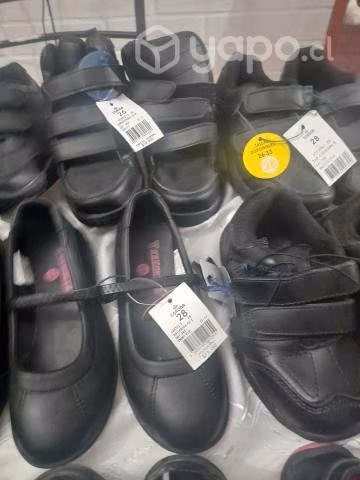 Zapatos zapatillas de niñ nuevos