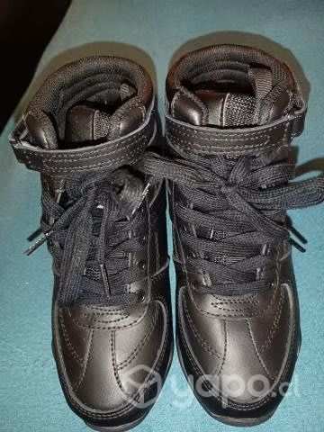 Zapatilla nueva de dama - Imagen 2