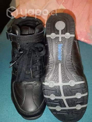 Zapatilla nueva de dama