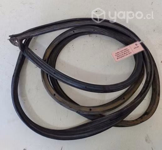 Goma Contorno Pta del der Mitsubishi L200 2015