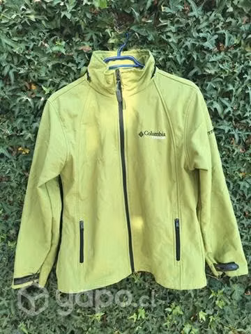 Chaqueta es perfecto estado