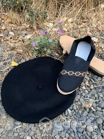 Alpargtas en lona con galón pampa. Suela de goma