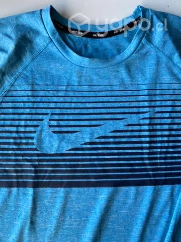 Polera nike swim