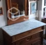 Comoda antigua con espejo