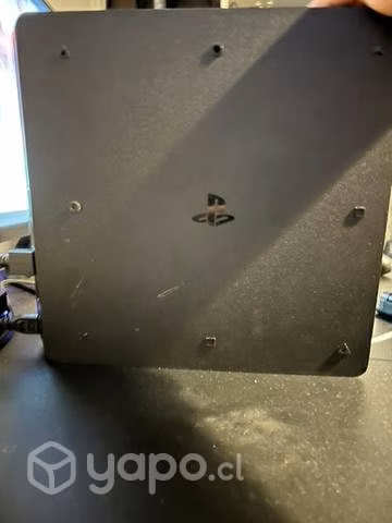 Ps4 con caja, 2 mandos y un juego