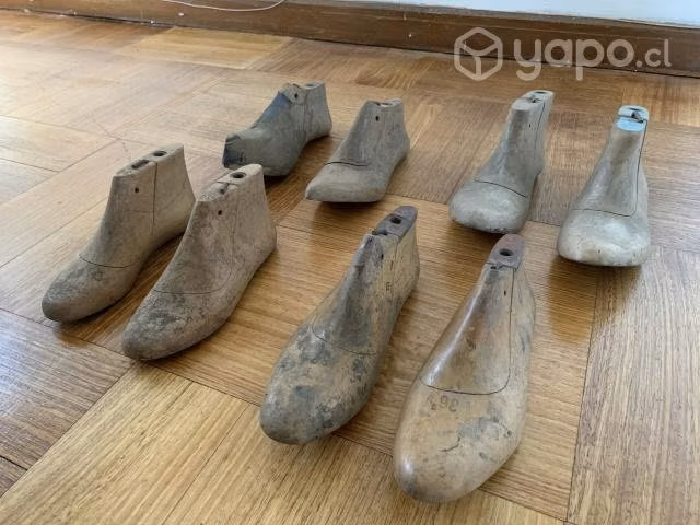 Hormas de zapatos de madera para pintar. Hay 4 paR