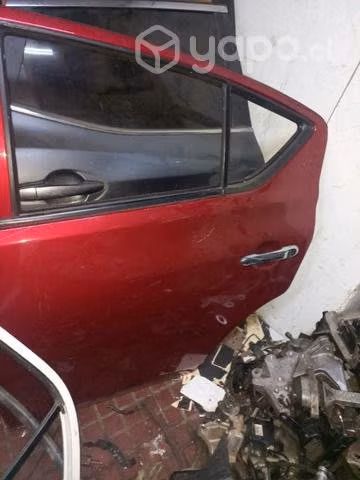Puerta trasera izquierda Nissan versa 2018