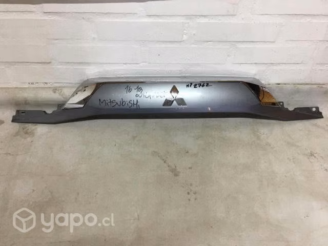 Moldura portalon mitsubishi outlander 2016 2019