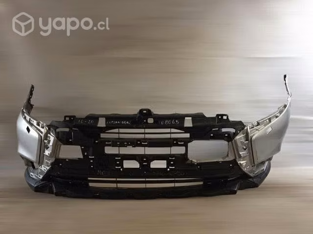 Parachoque Delantero Mitsubishi Outlander 2016
