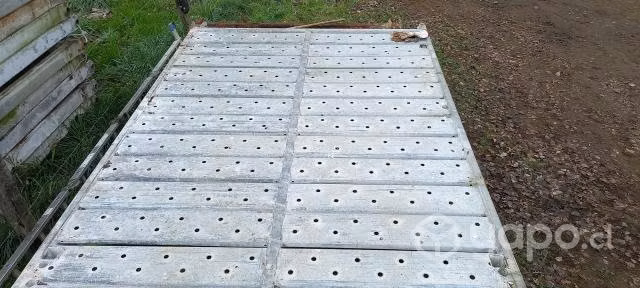 Resistentes plataformas de acero para Obras Civiles: