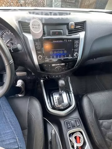 NISSAN NAVARA, año 2022x renovación