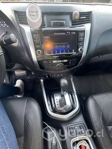 NISSAN NAVARA, año 2022x renovación
