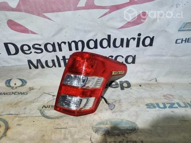 Foco trasero mitsubishi L200 16-20 DETALLE