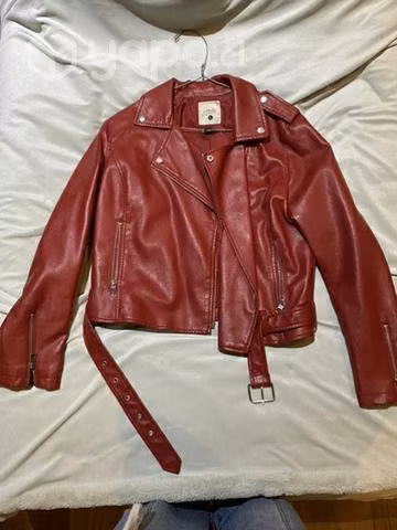 Chaqueta cuerina roja