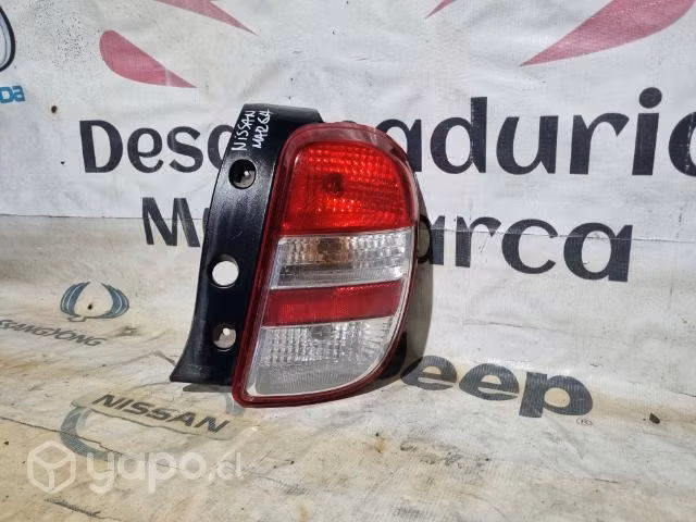 Foco trasero nissan march 11-15