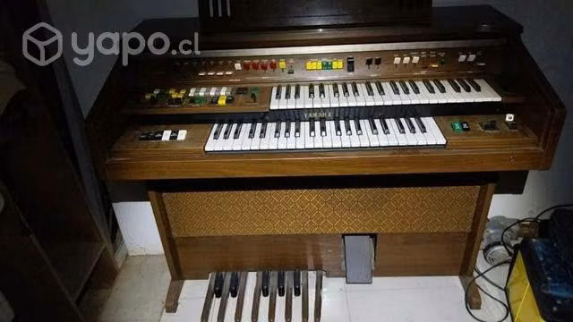 Órgano Yamaha