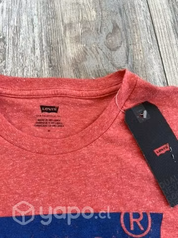 Polera Levis - disponible - Imagen 2