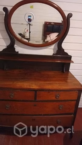Mueble antiguo con espejo (comoda)